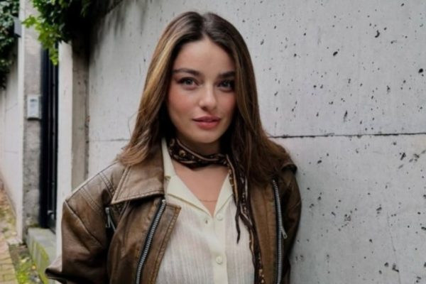 Ayça Ayşin Turan Hayranlarını Sevindirdi: Ekranlara Dönüş Tarihi ve Projesi Netleşti